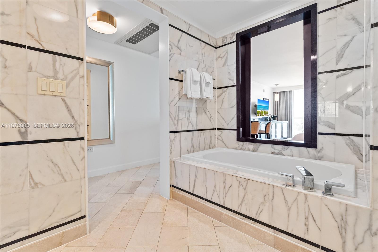 4391 Collins Ave #412, Miami Beach FL 33140