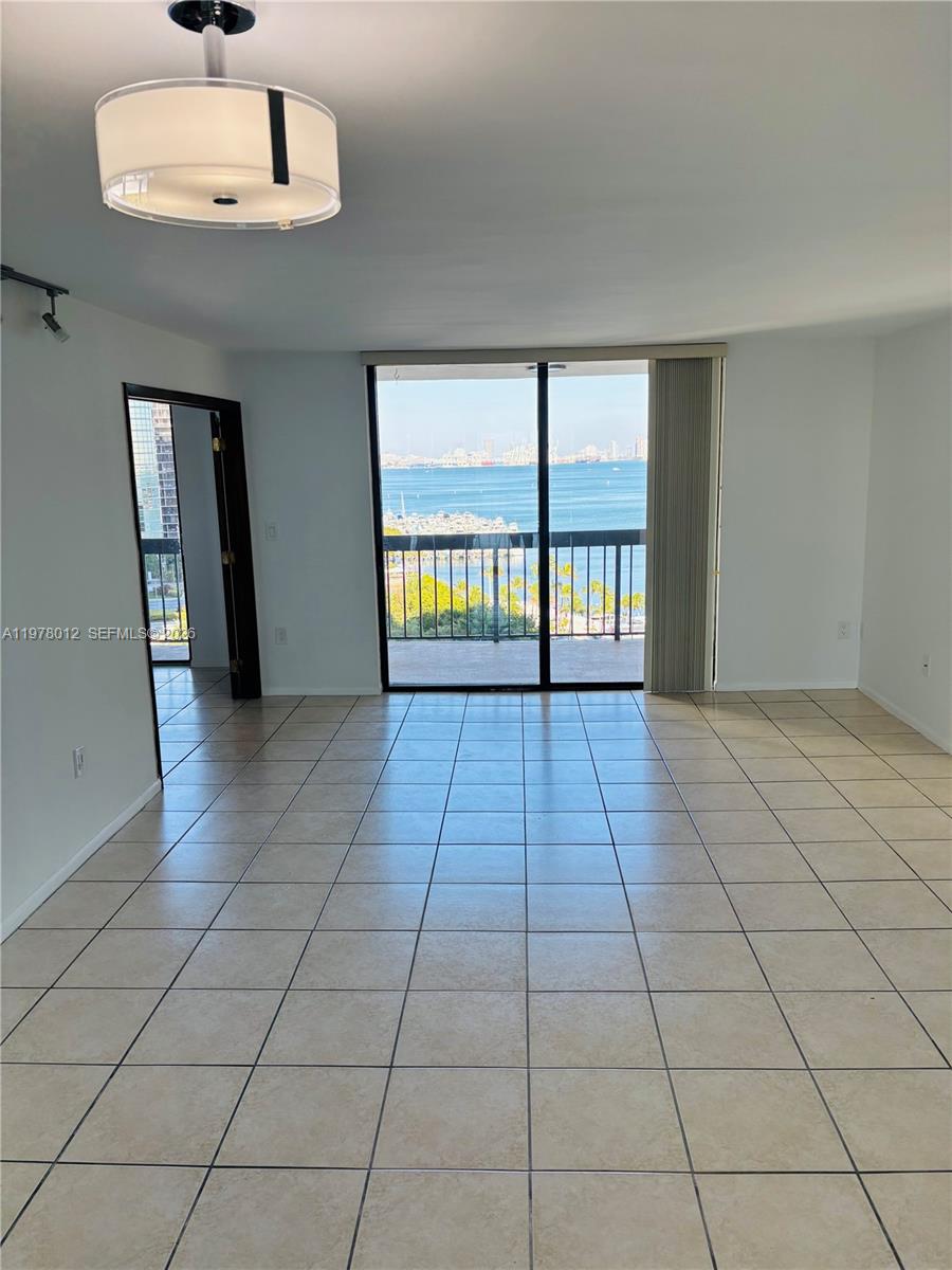 2333 Brickell Ave #1115, Miami FL 33129