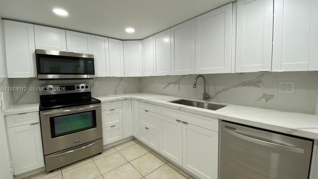 2333 Brickell Ave #1115, Miami FL 33129