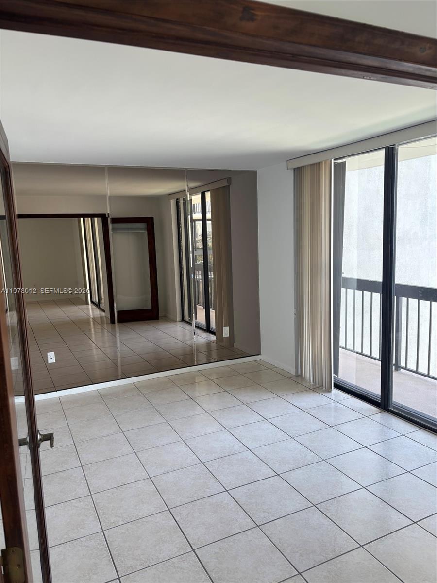 2333 Brickell Ave #1115, Miami FL 33129
