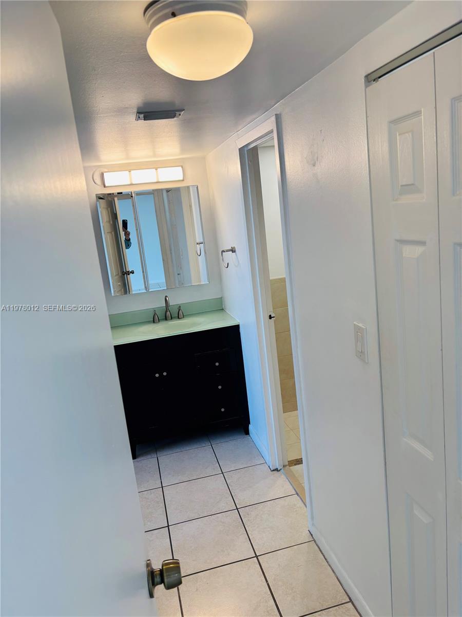 2333 Brickell Ave #1115, Miami FL 33129