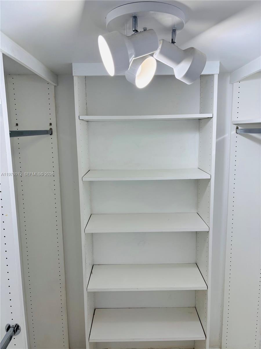 2333 Brickell Ave #1115, Miami FL 33129