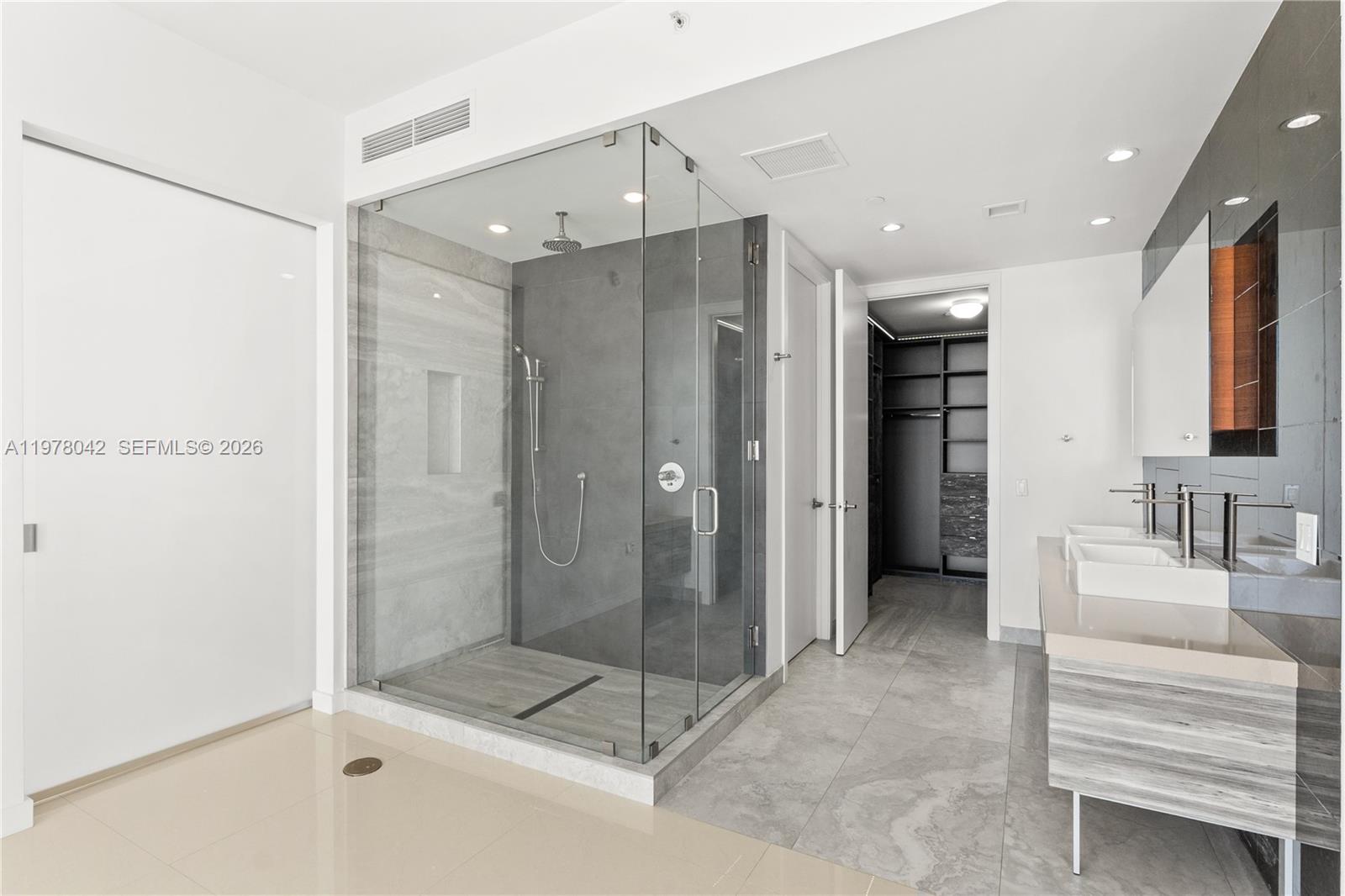 1100 Biscayne Blvd #3404, Miami FL 33132
