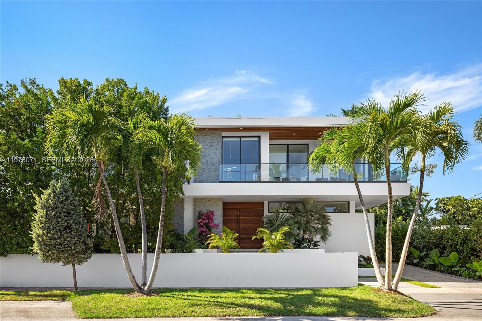 5701 N Bay Rd, Miami Beach FL 33140