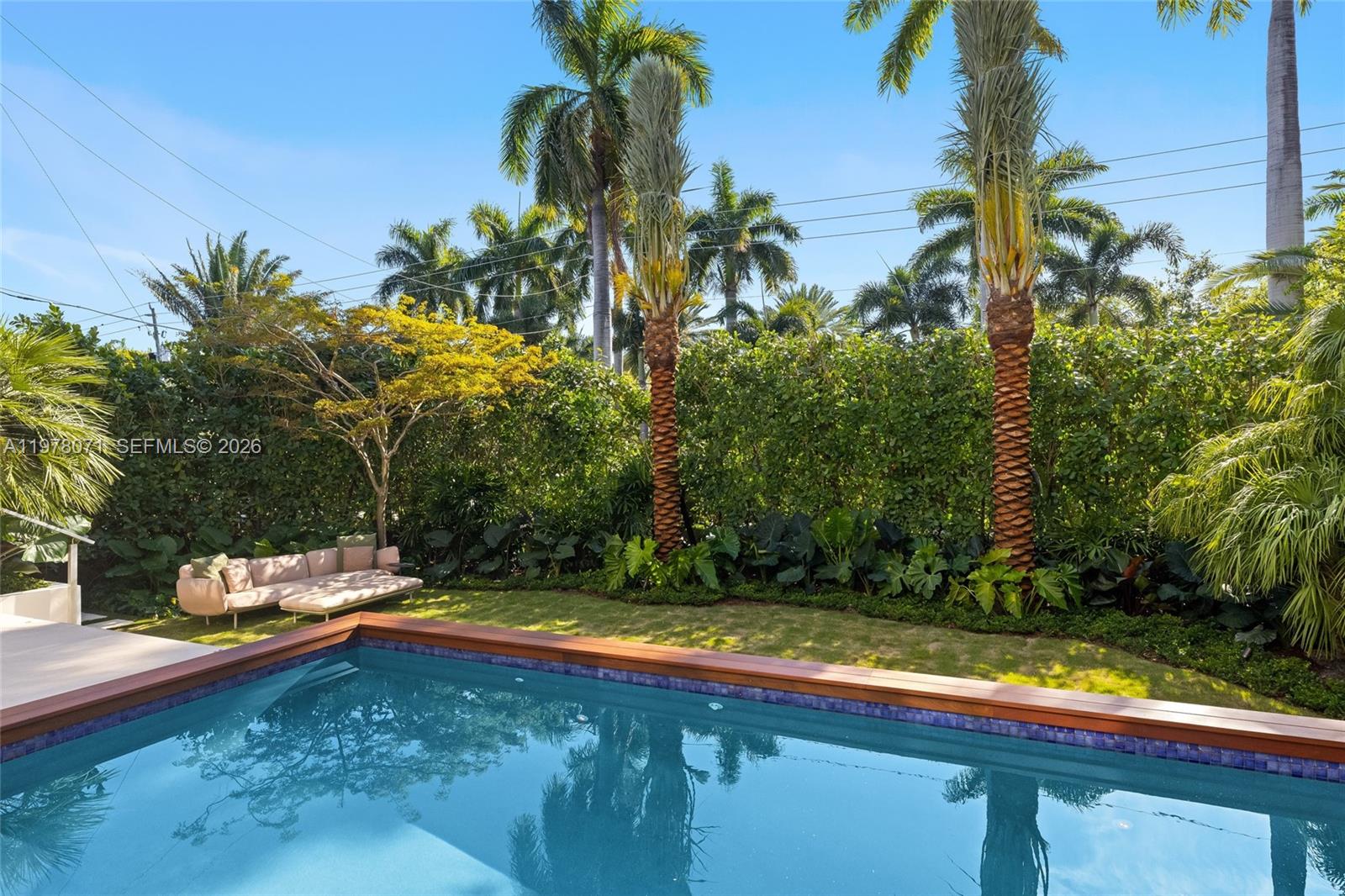 5701 N Bay Rd, Miami Beach FL 33140