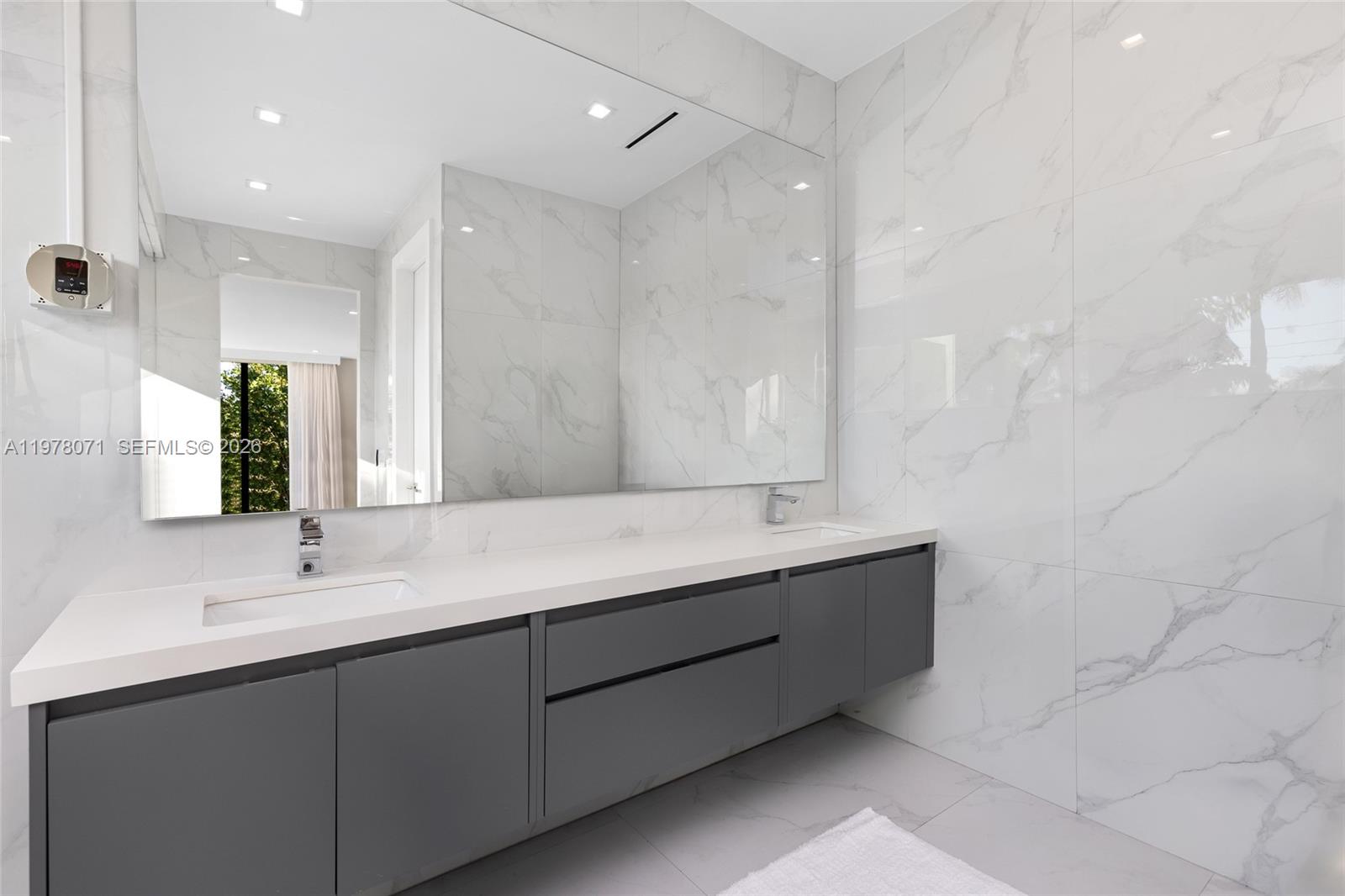 5701 N Bay Rd, Miami Beach FL 33140