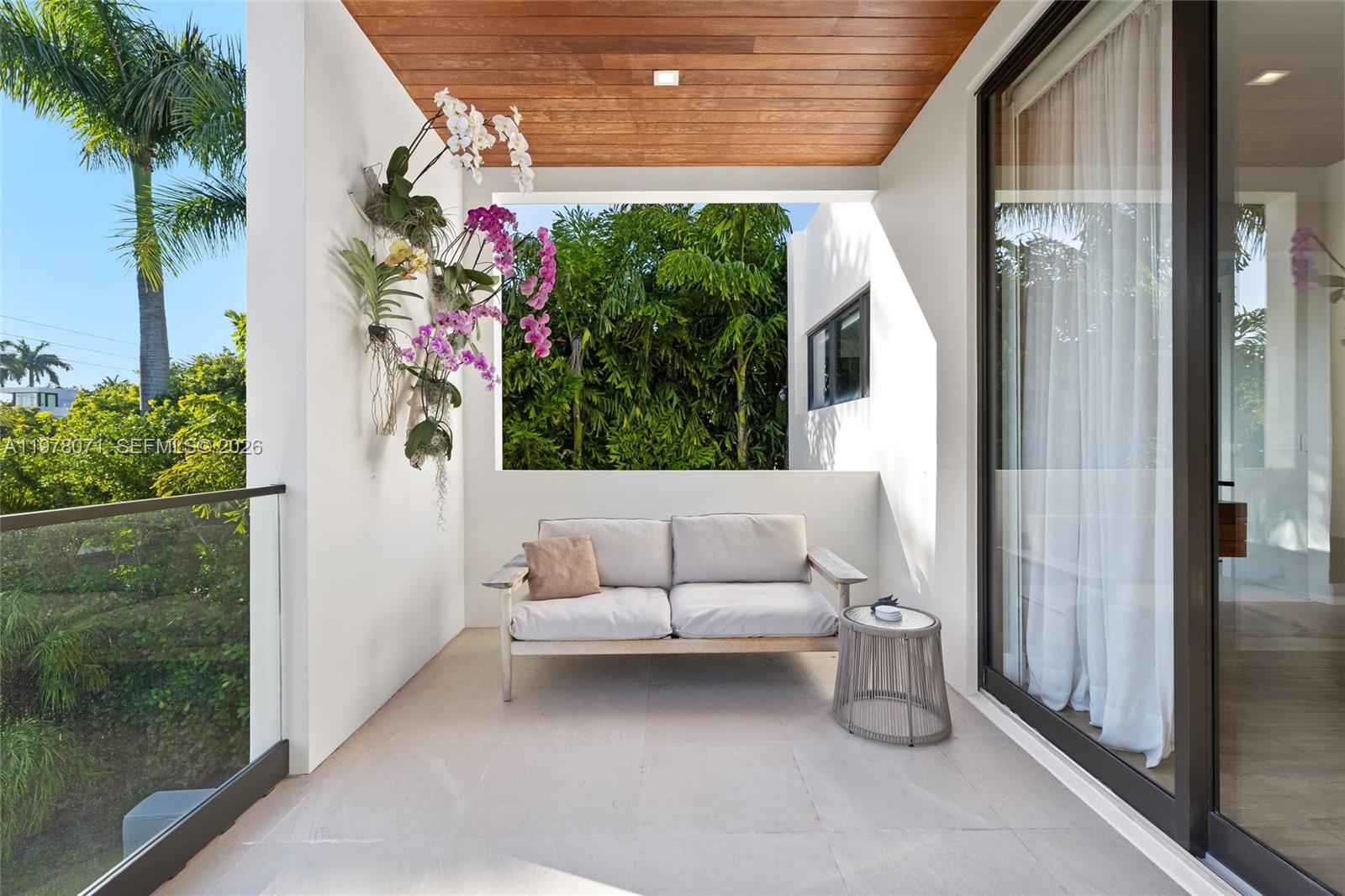 5701 N Bay Rd, Miami Beach FL 33140