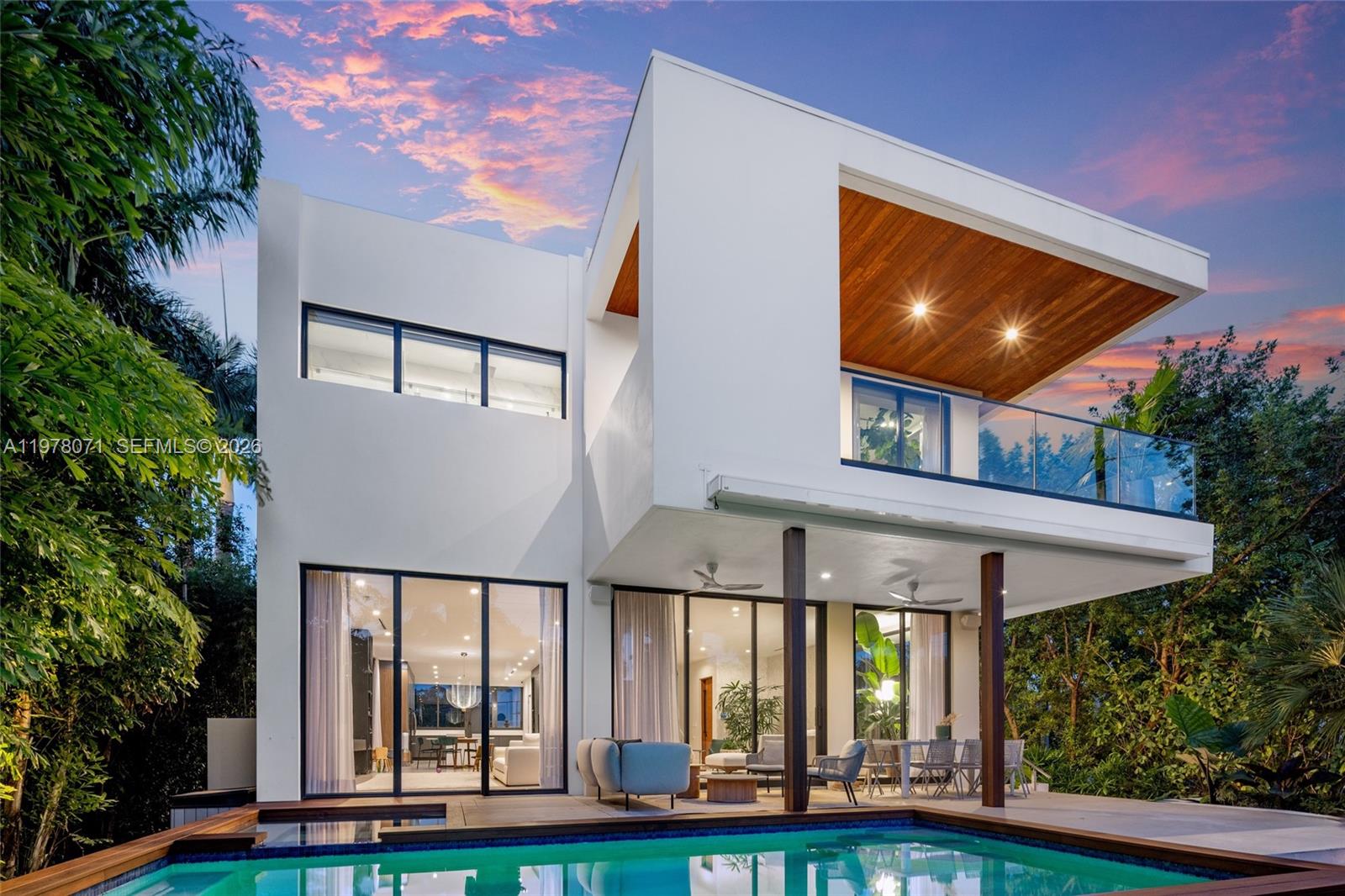 5701 N Bay Rd, Miami Beach FL 33140