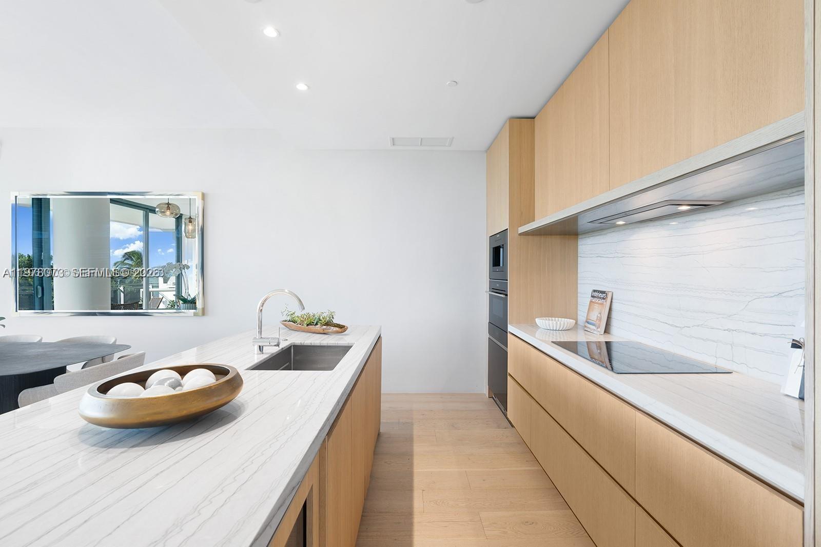 8701 Collins Ave #404, Miami Beach FL 33154