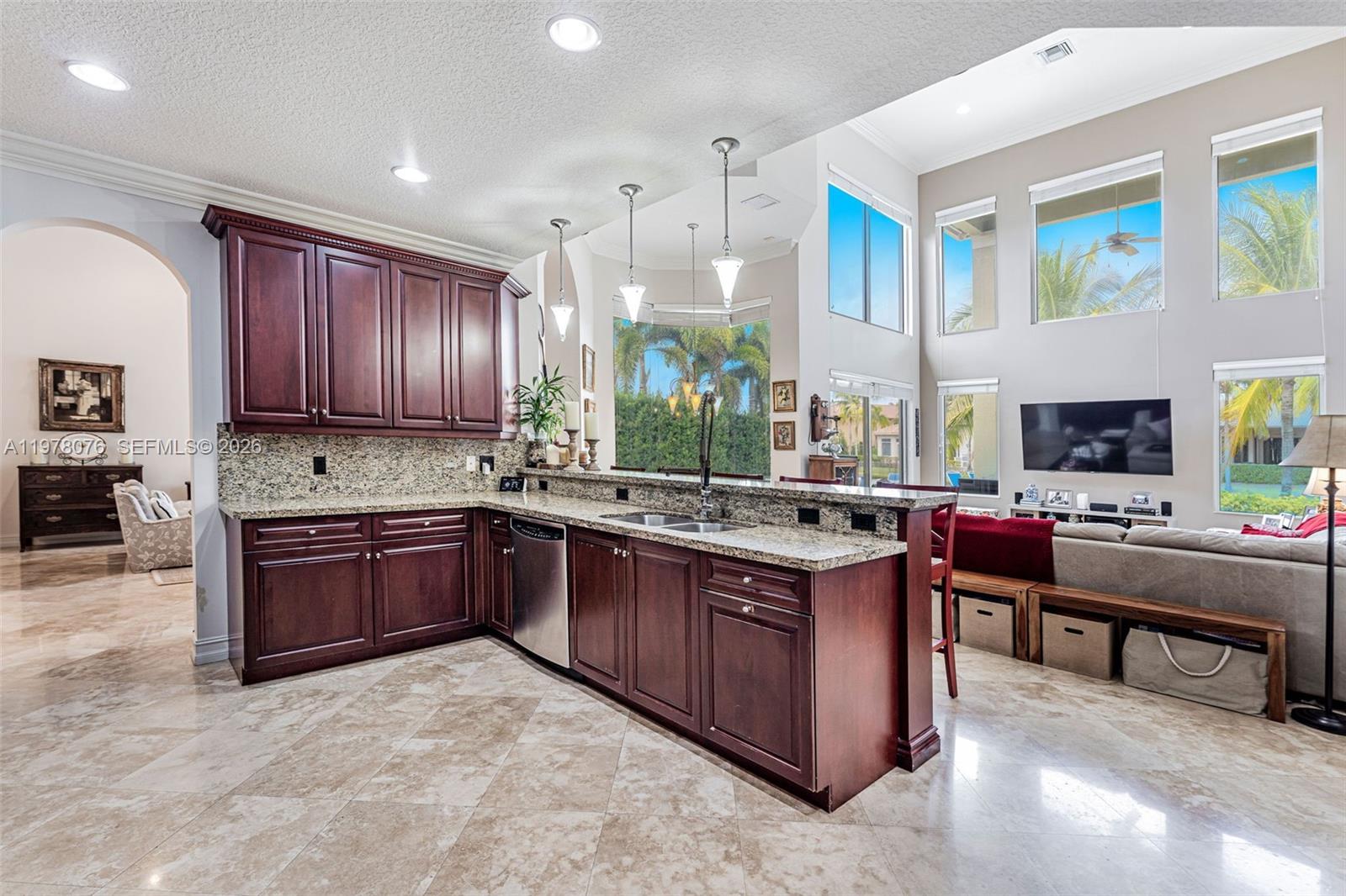 10221 Blue Palm St, Plantation FL 33324