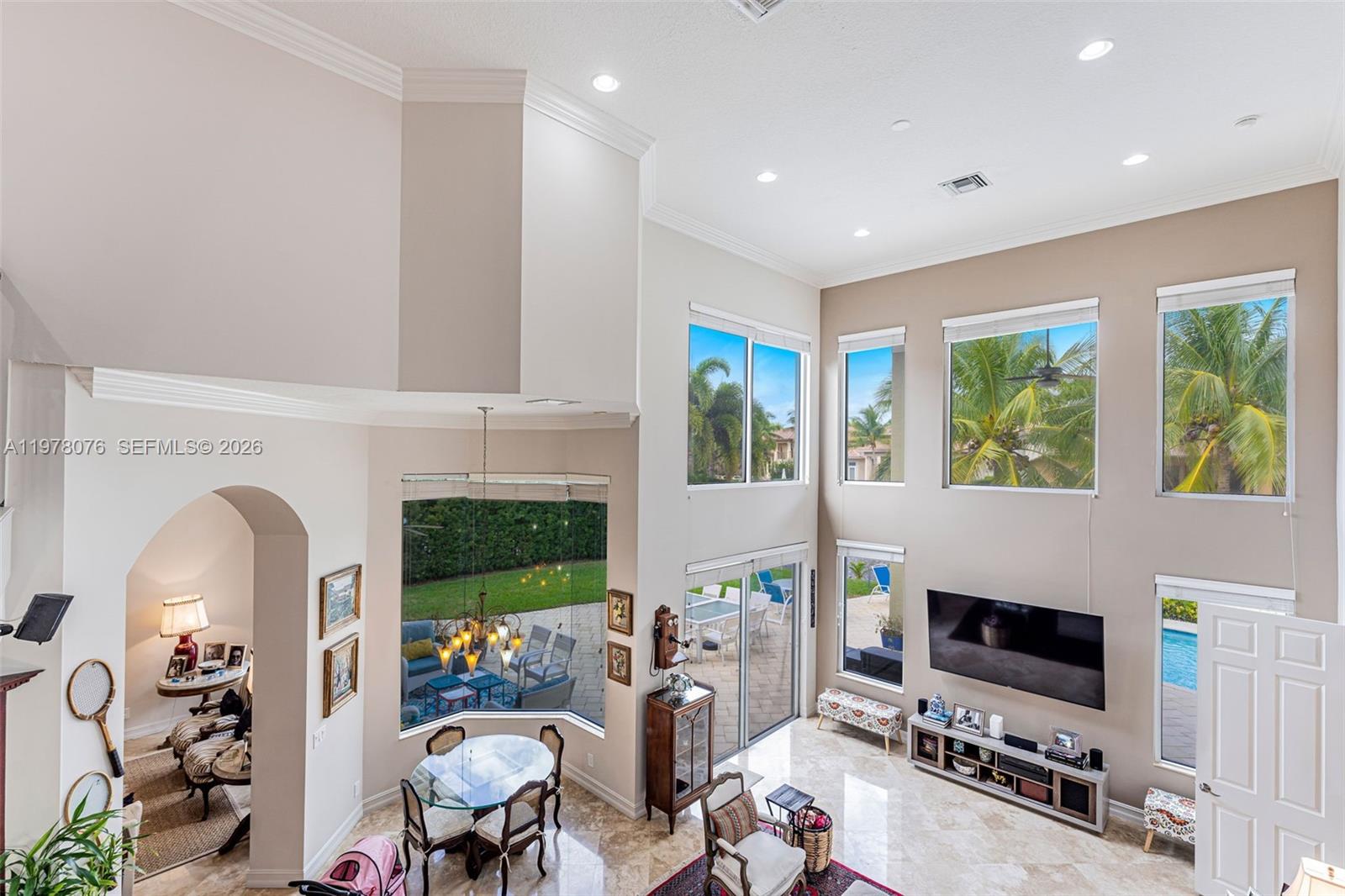 10221 Blue Palm St, Plantation FL 33324