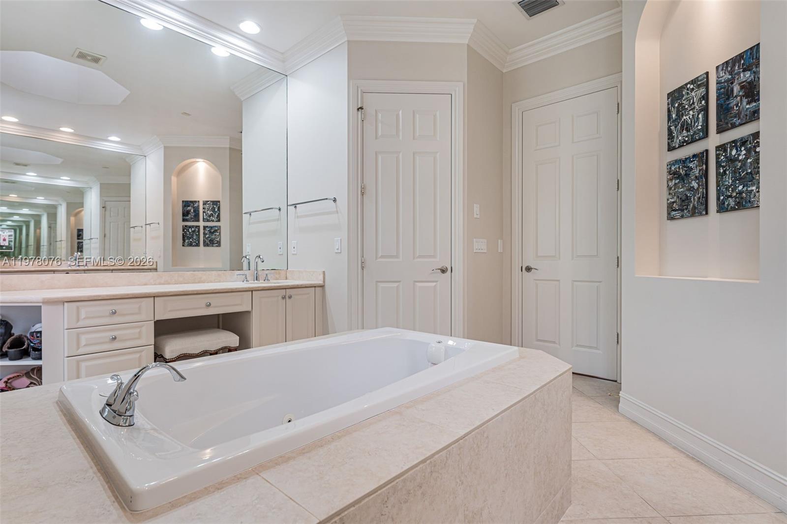10221 Blue Palm St, Plantation FL 33324