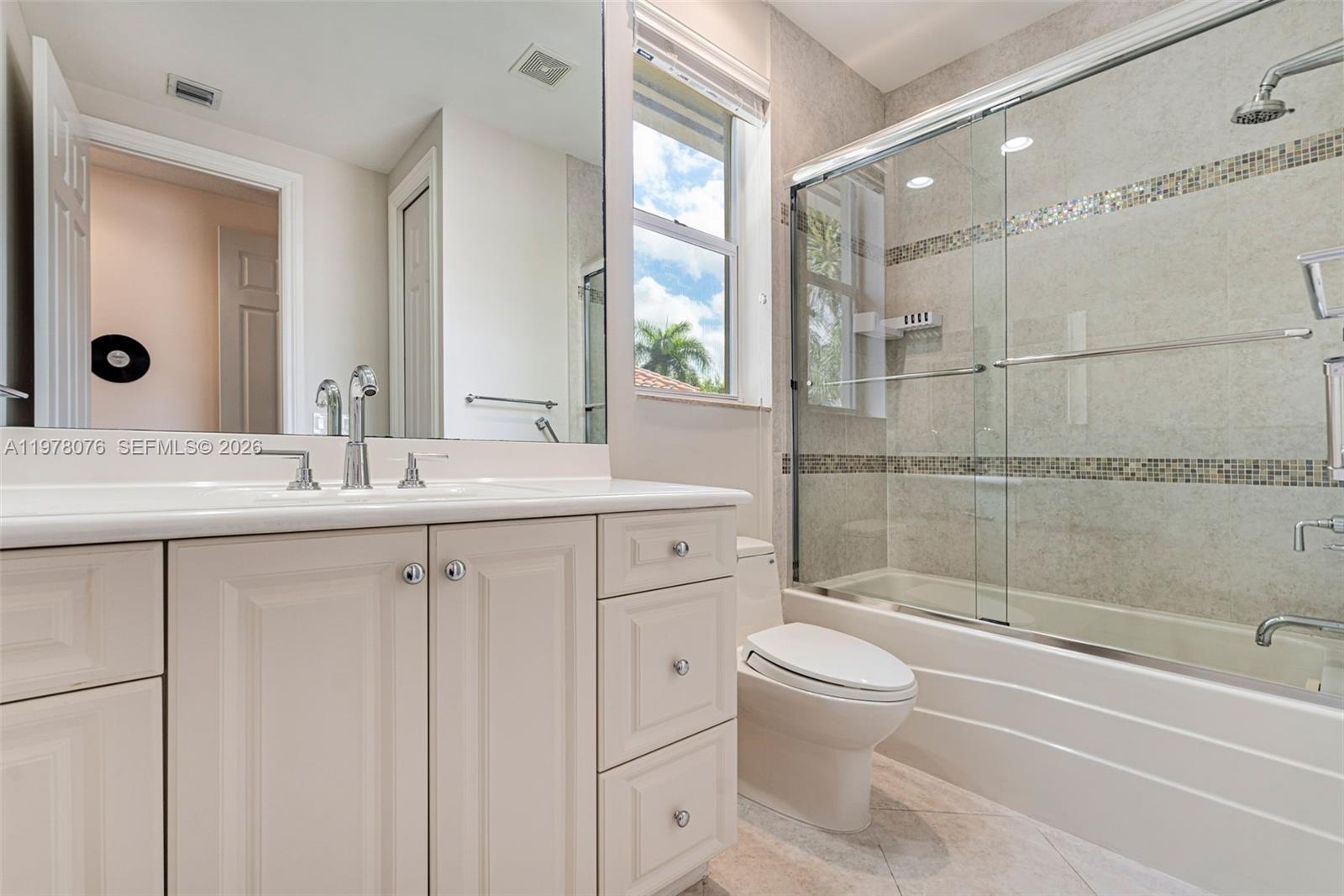 10221 Blue Palm St, Plantation FL 33324