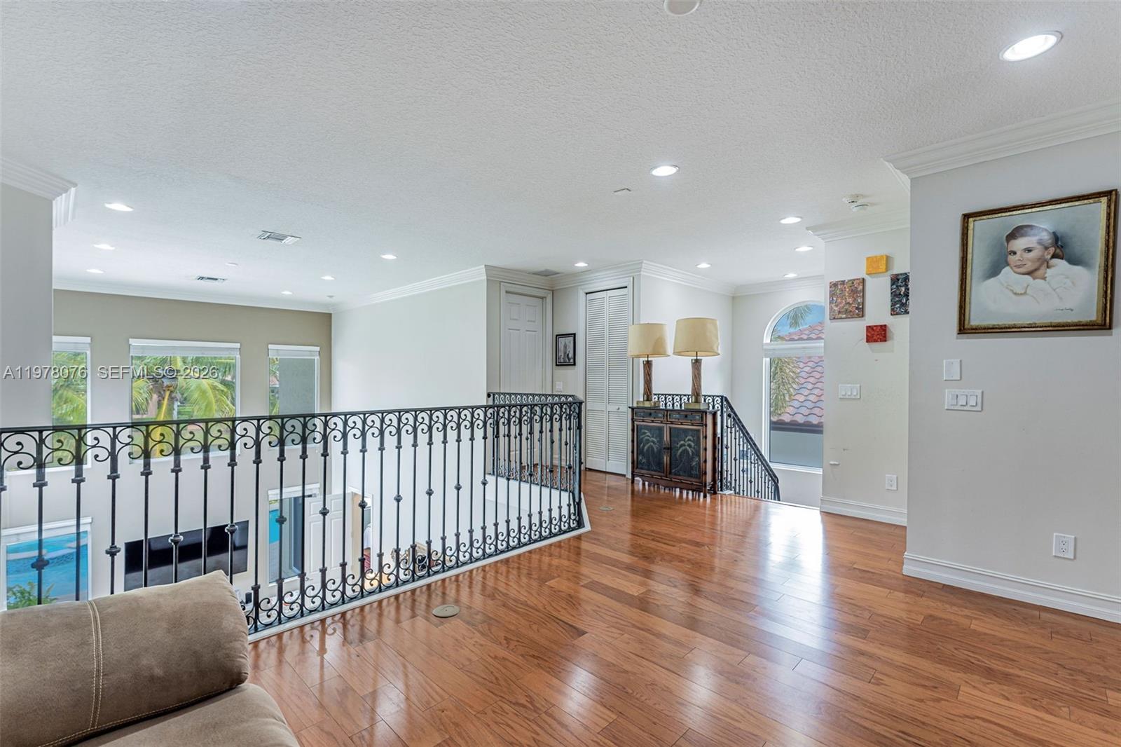 10221 Blue Palm St, Plantation FL 33324