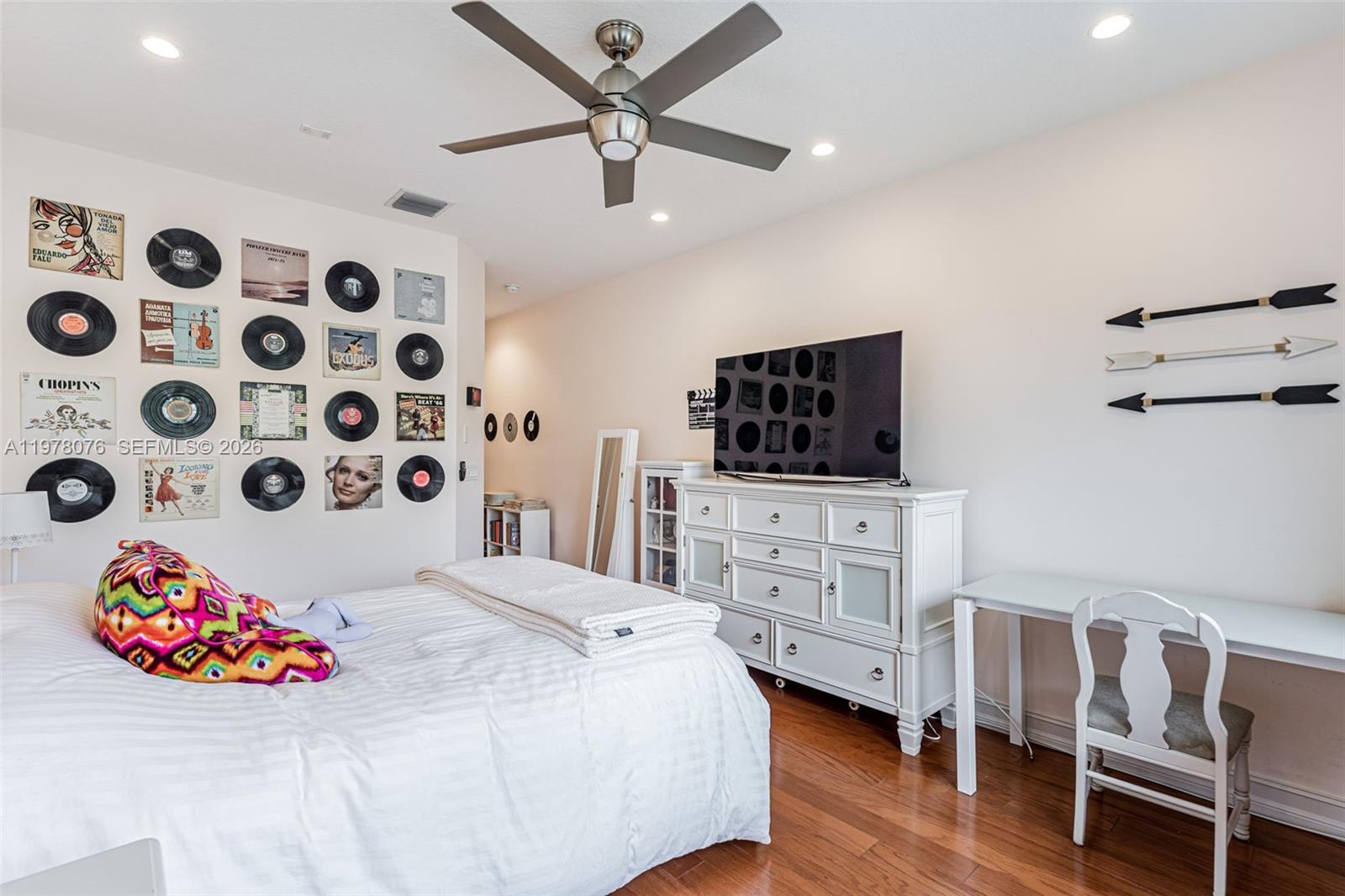 10221 Blue Palm St, Plantation FL 33324