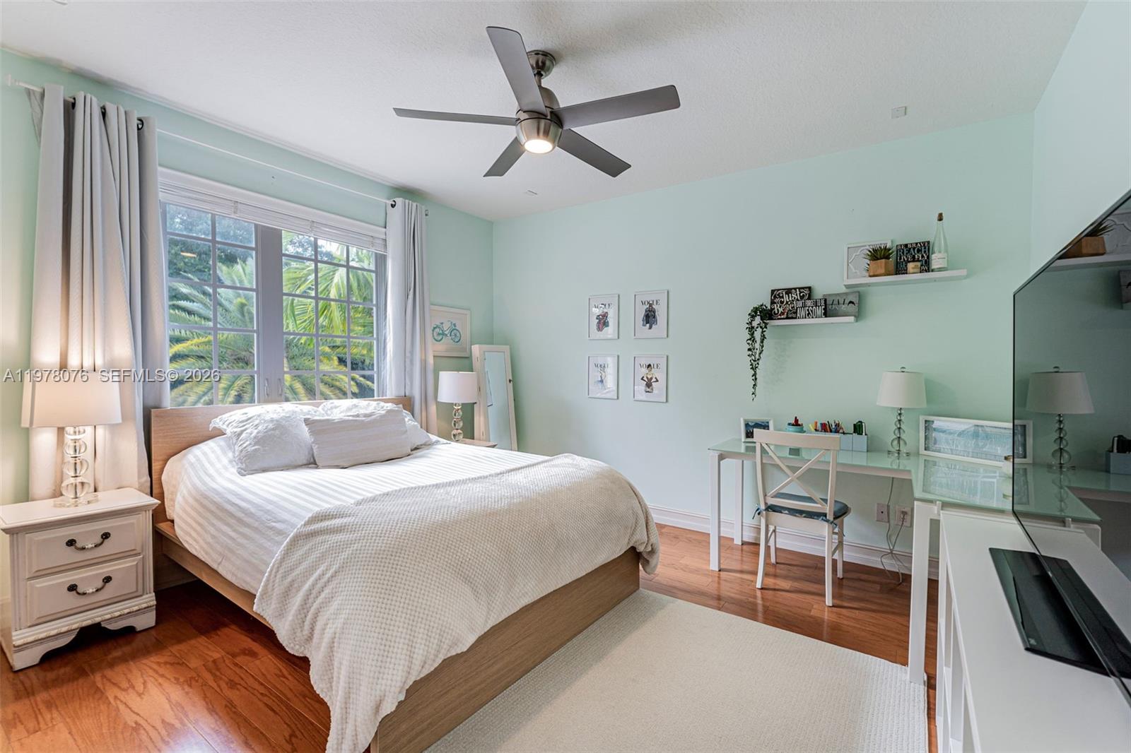 10221 Blue Palm St, Plantation FL 33324
