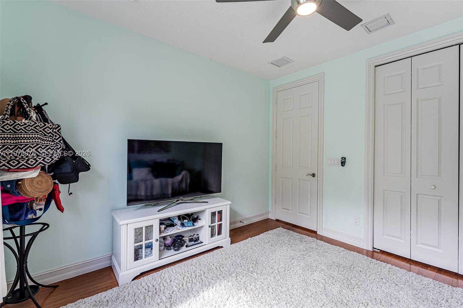 10221 Blue Palm St, Plantation FL 33324