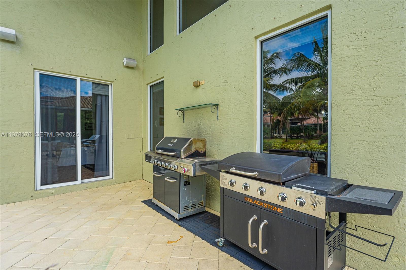 10221 Blue Palm St, Plantation FL 33324