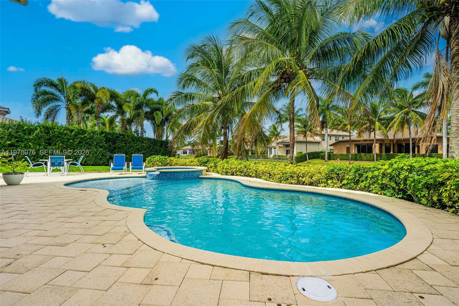 10221 Blue Palm St, Plantation FL 33324