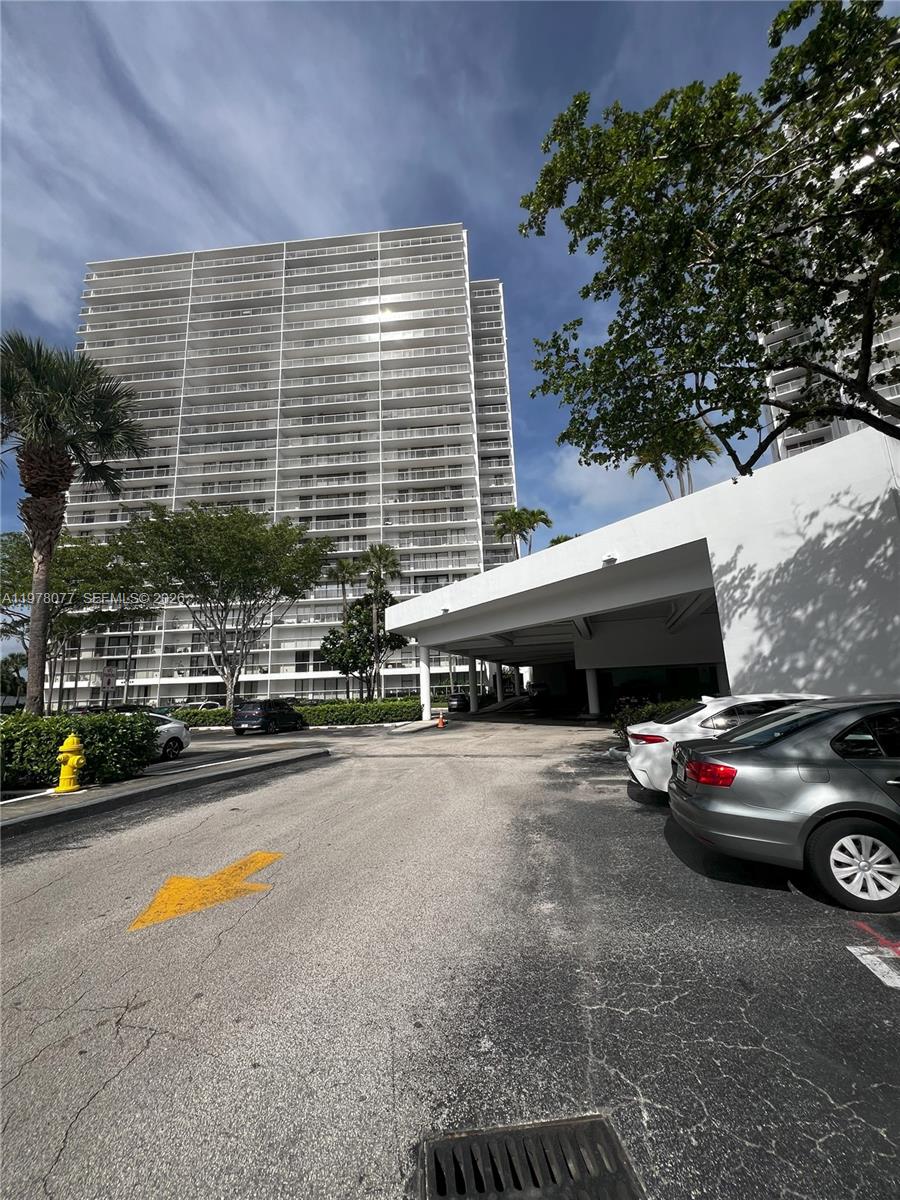 3701 N Country Club Dr #201, Aventura FL 33180