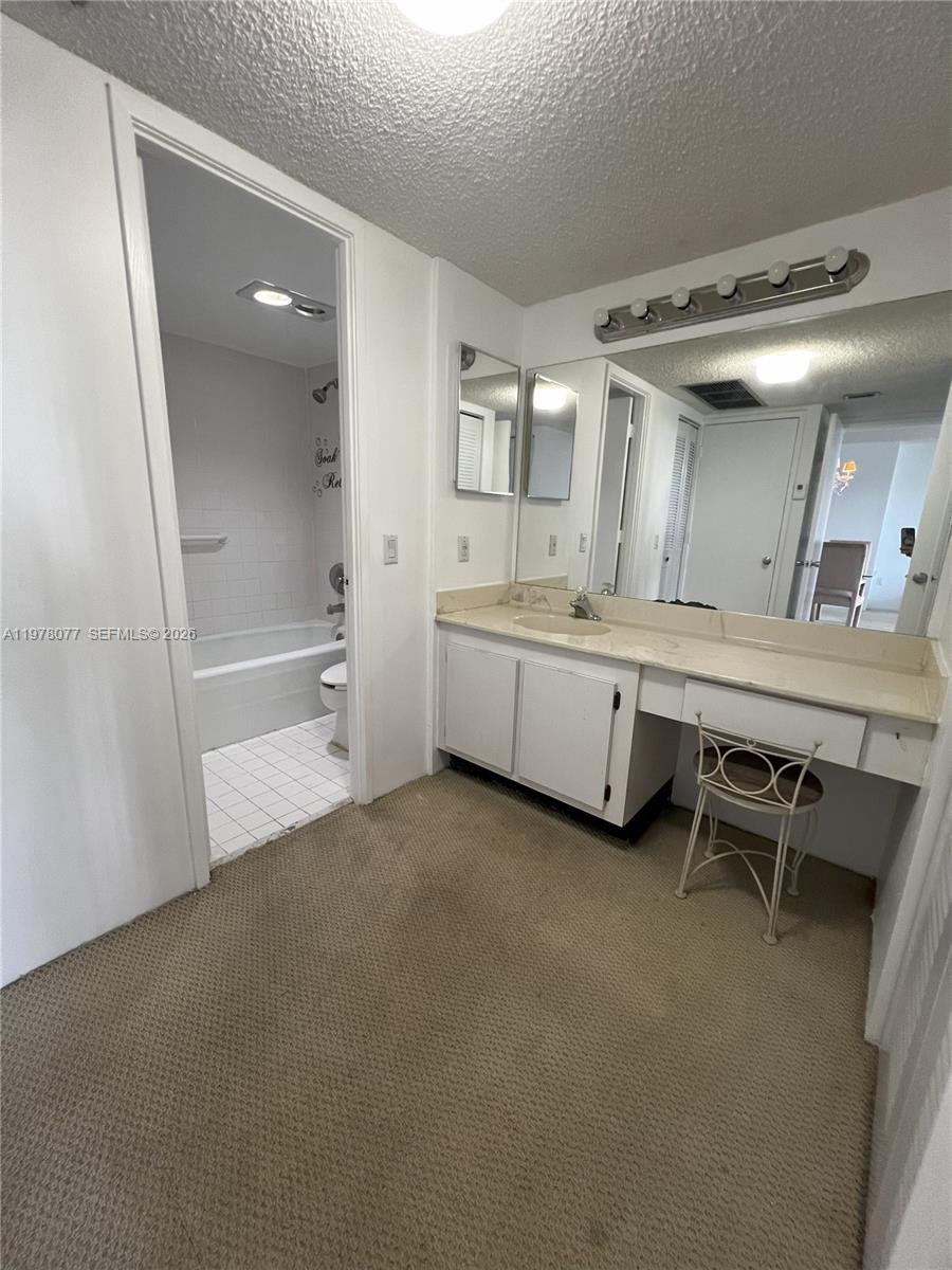 3701 N Country Club Dr #201, Aventura FL 33180
