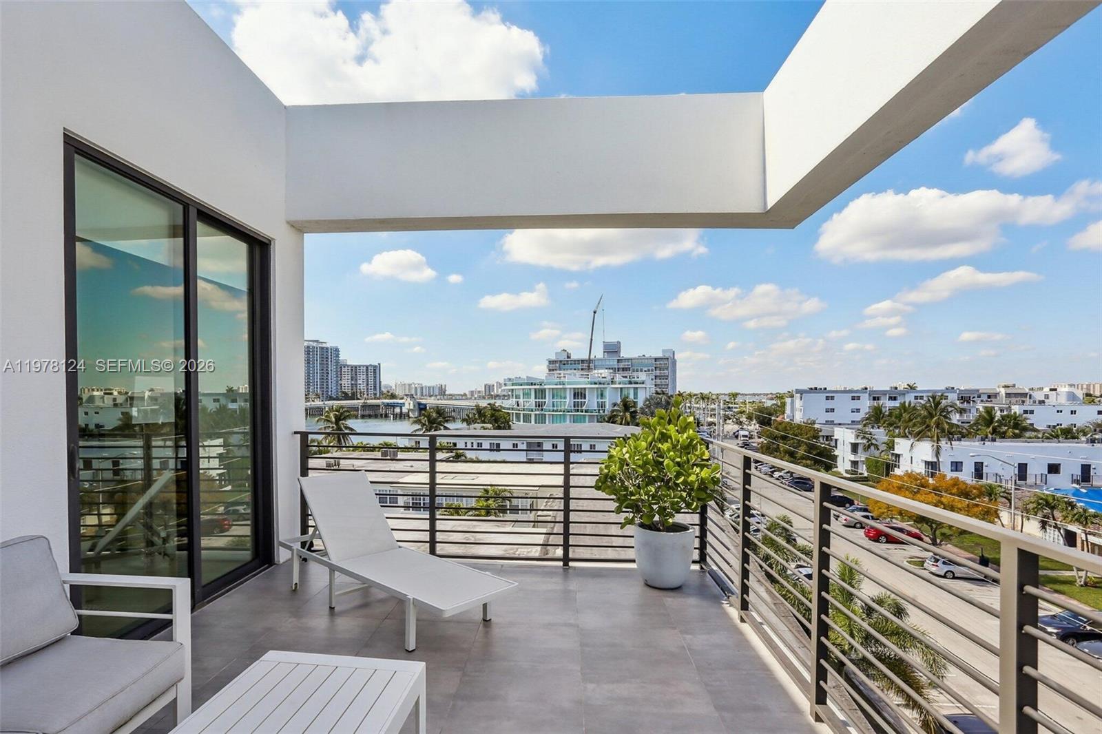 1930 Bay Dr #4, Miami Beach FL 33141