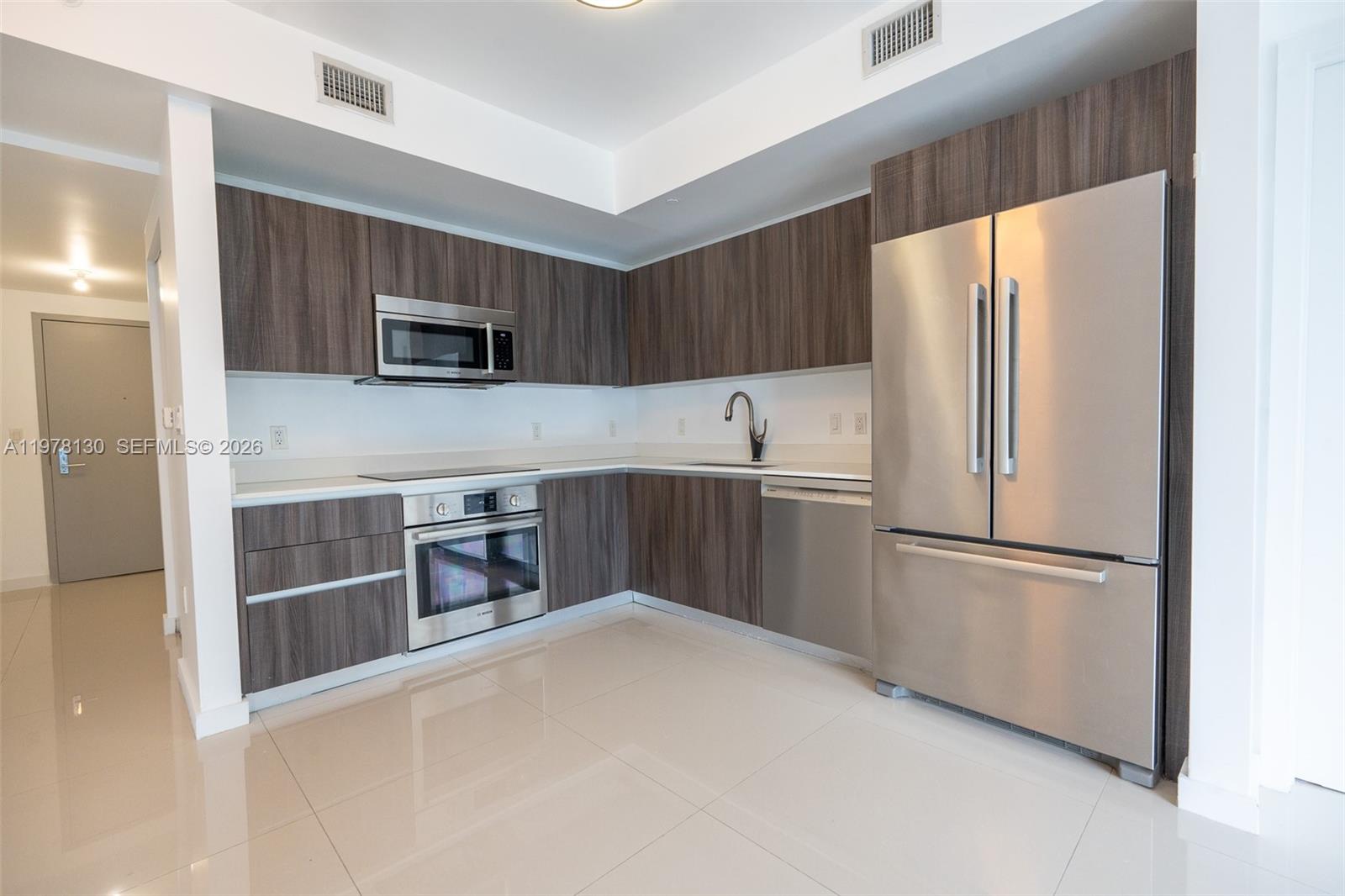 488 NE 18th St #3302, Miami FL 33132