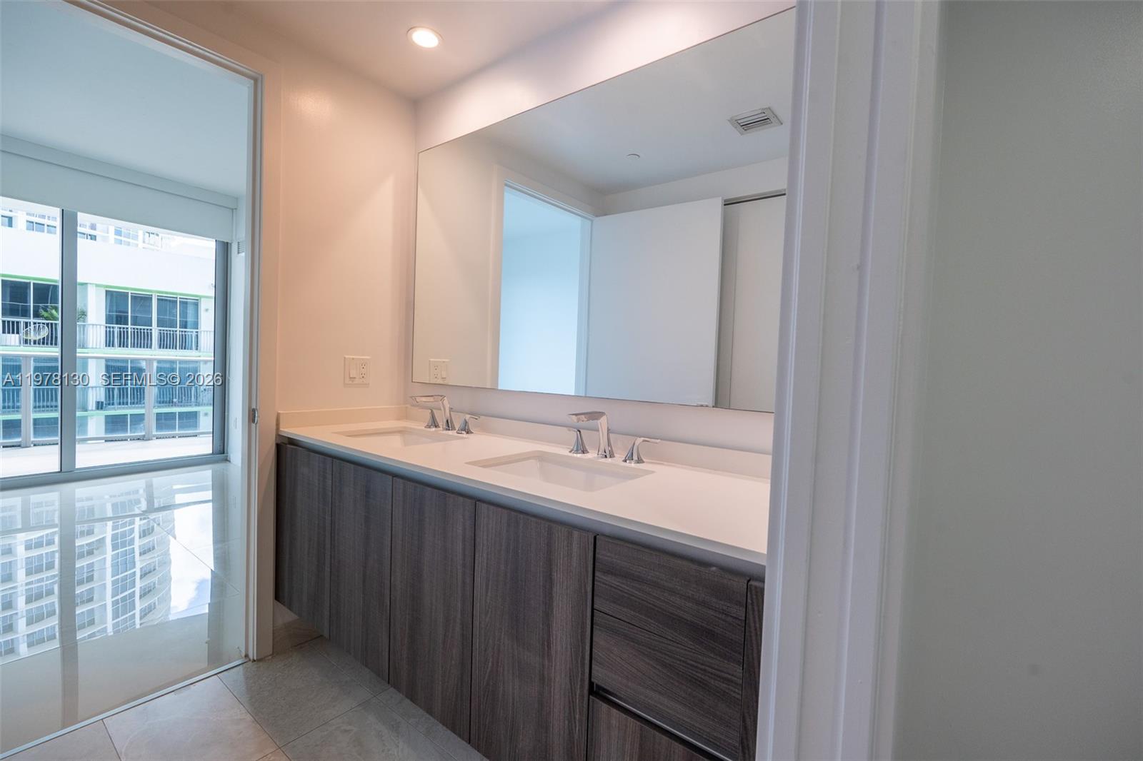488 NE 18th St #3302, Miami FL 33132