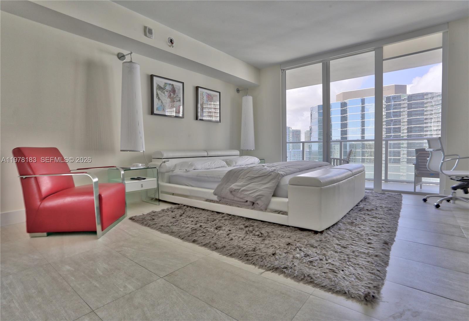 1300 Brickell Bay Dr #2700, Miami FL 33131
