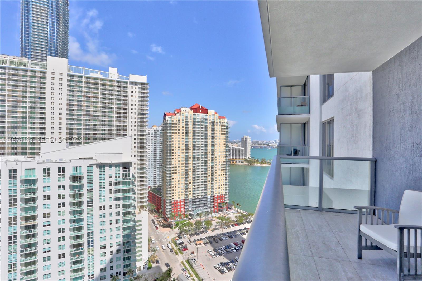 1300 Brickell Bay Dr #2700, Miami FL 33131