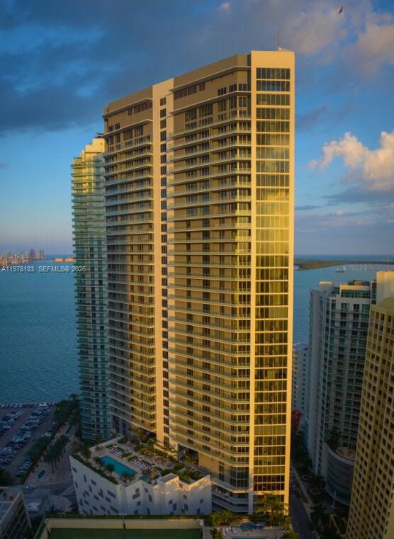 1300 Brickell Bay Dr #2700, Miami FL 33131