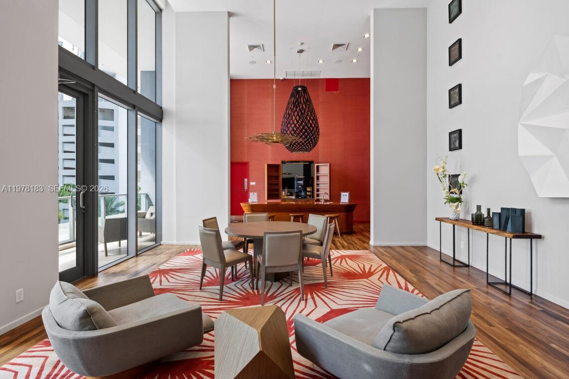 1300 Brickell Bay Dr #2700, Miami FL 33131