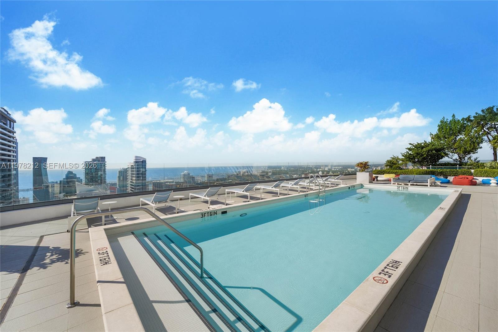 45 SW 9th St #1904, Miami FL 33130