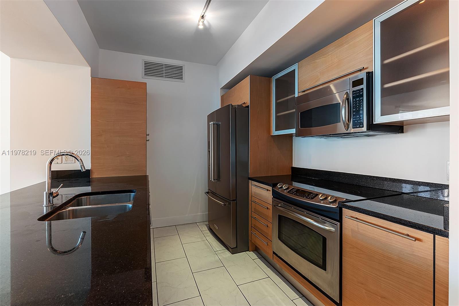 951 Brickell Ave #1711, Miami FL 33131