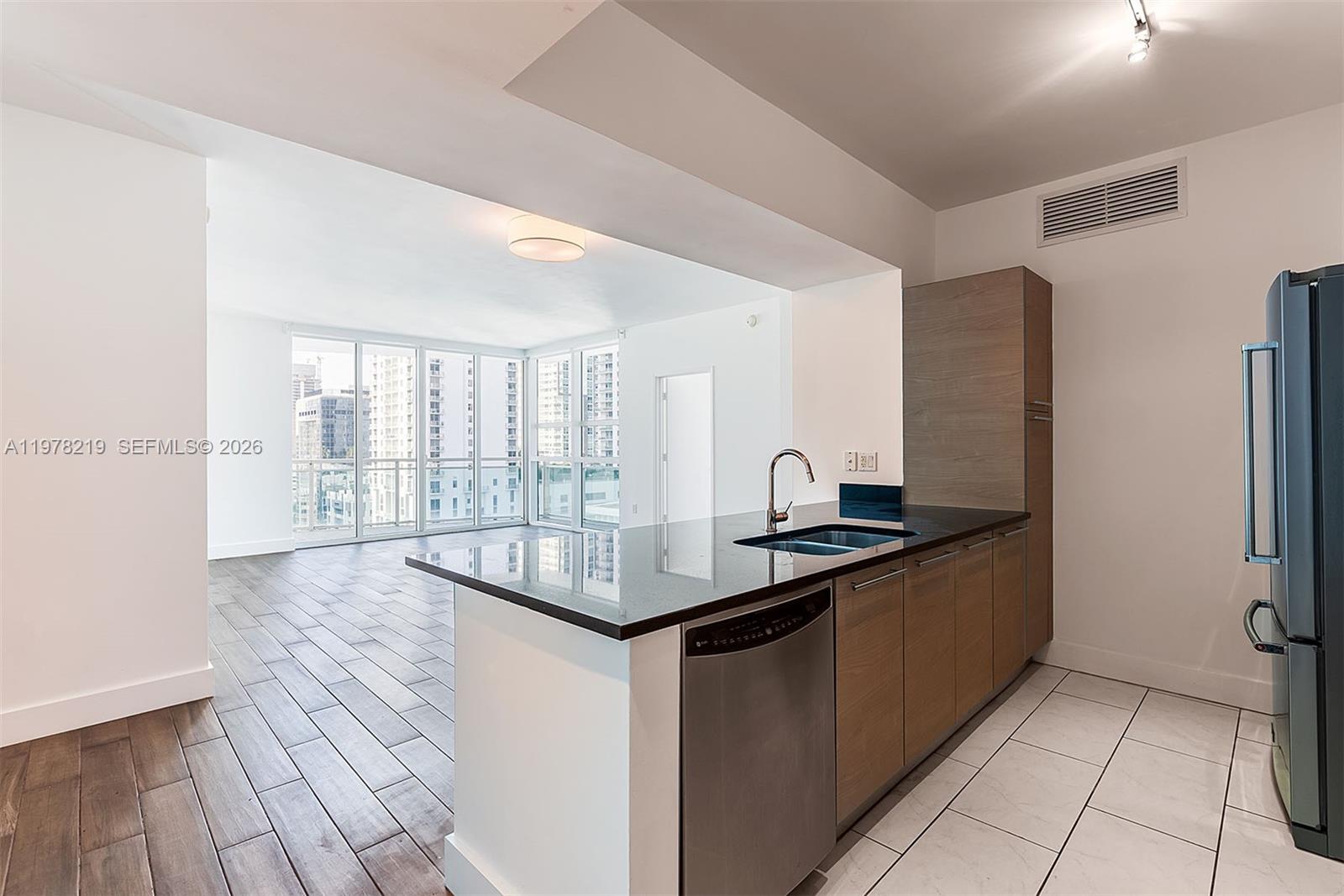 951 Brickell Ave #1711, Miami FL 33131