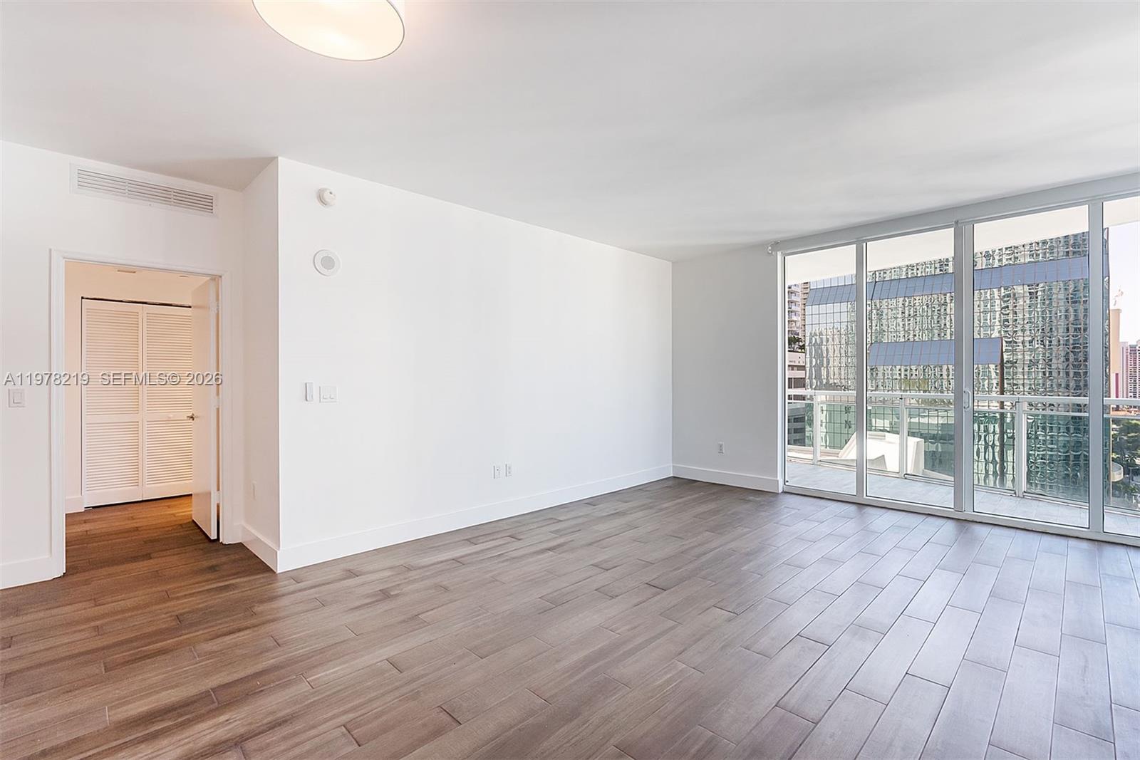 951 Brickell Ave #1711, Miami FL 33131