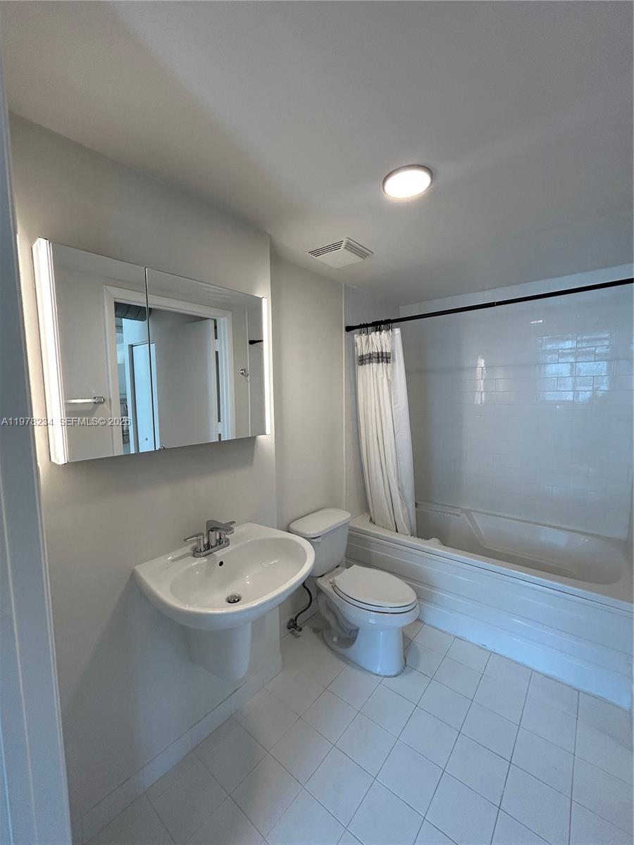 690 SW 1st Ct #2726, Miami FL 33130