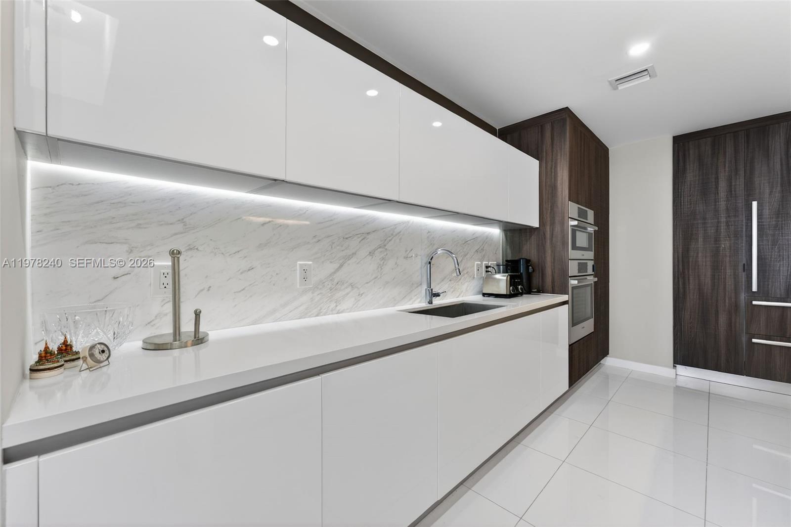 851 NE 1st Ave #1101, Miami FL 33132