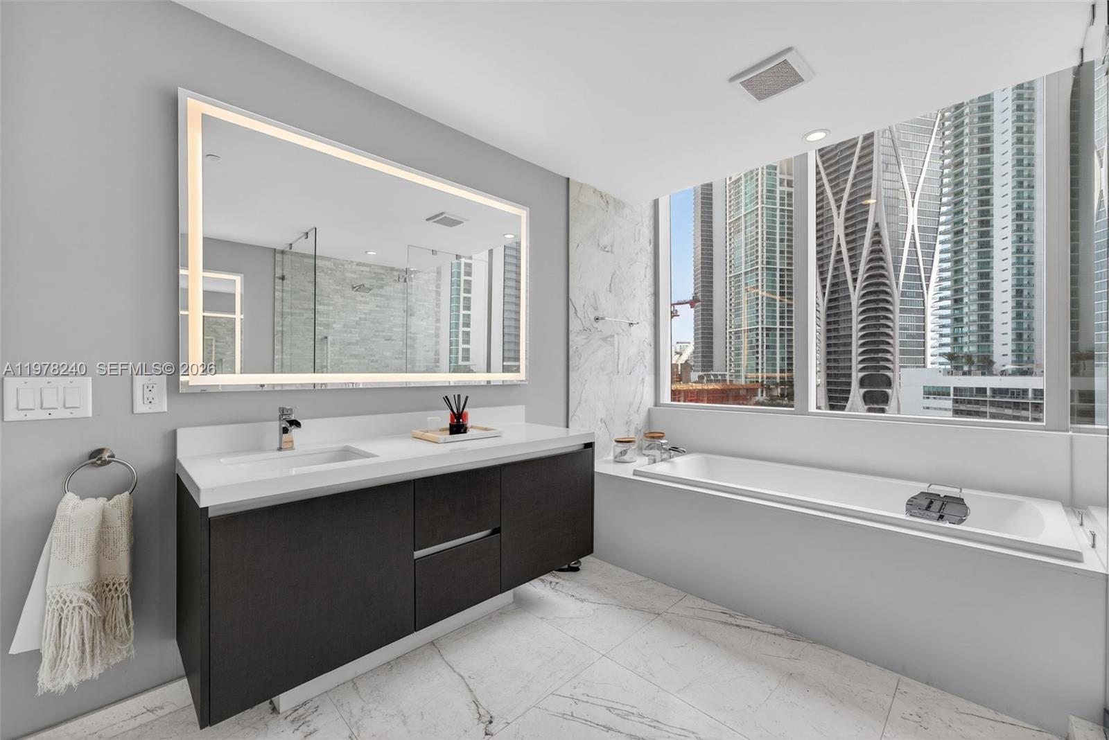 851 NE 1st Ave #1101, Miami FL 33132
