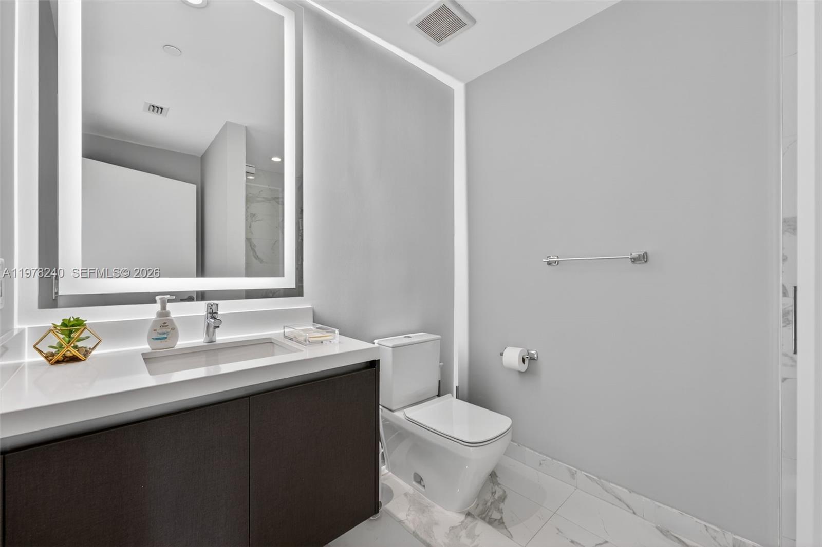 851 NE 1st Ave #1101, Miami FL 33132