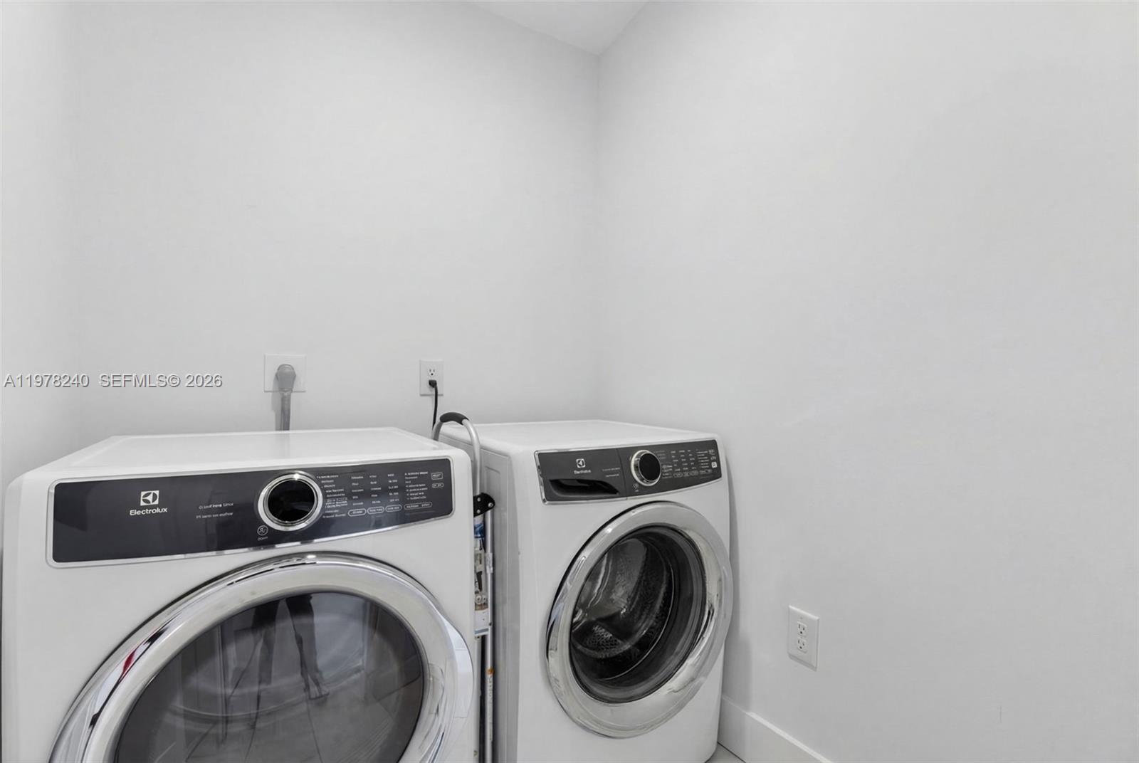 851 NE 1st Ave #1101, Miami FL 33132