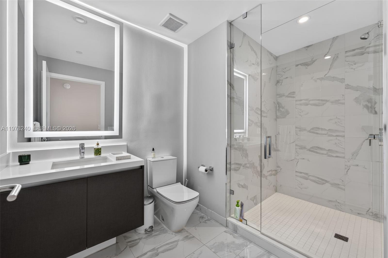 851 NE 1st Ave #1101, Miami FL 33132