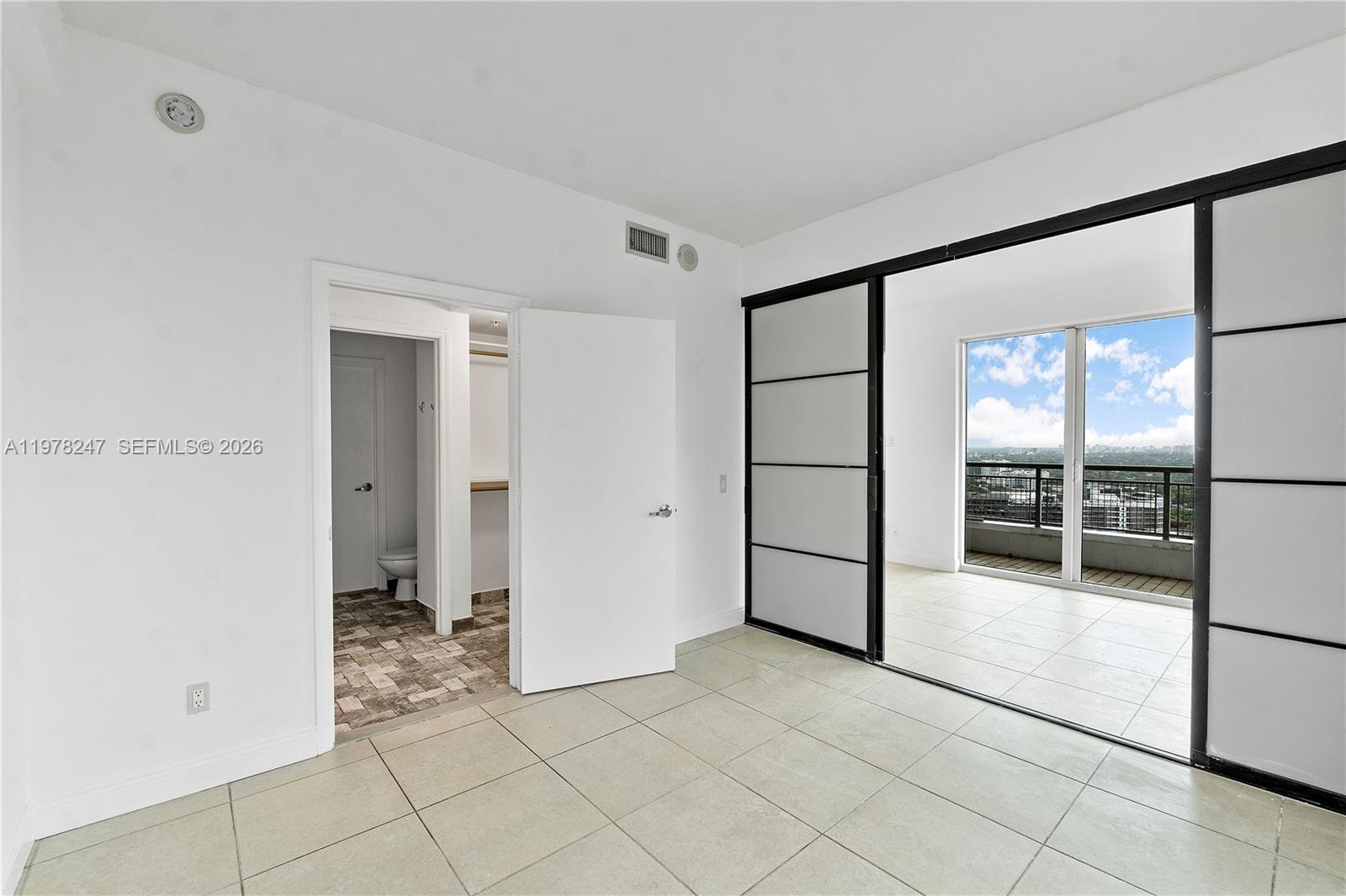 60 SW 13th St #1921, Miami FL 33130