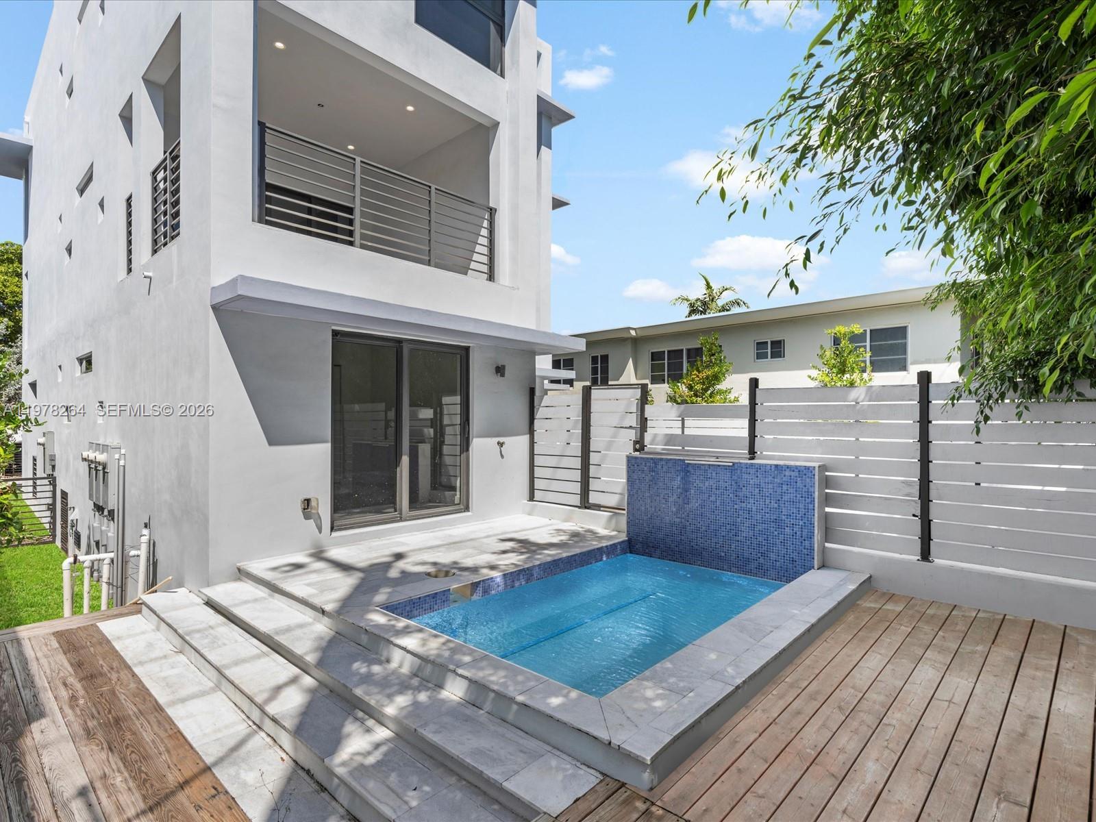 1134 71st St #3, Miami Beach FL 33141
