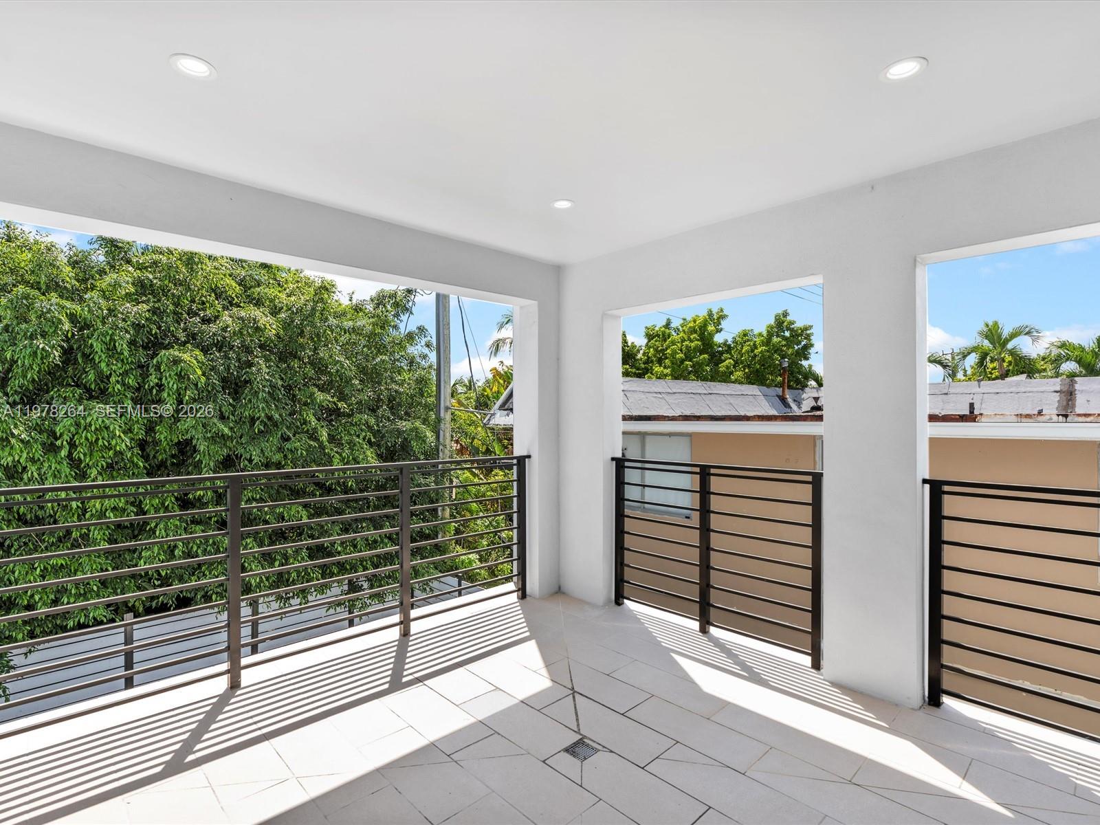 1134 71st St #3, Miami Beach FL 33141