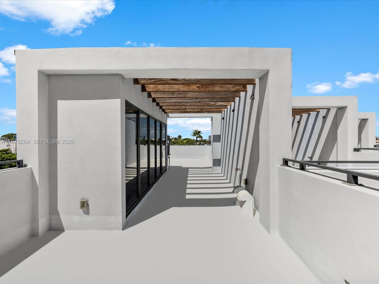 1134 71st St #3, Miami Beach FL 33141