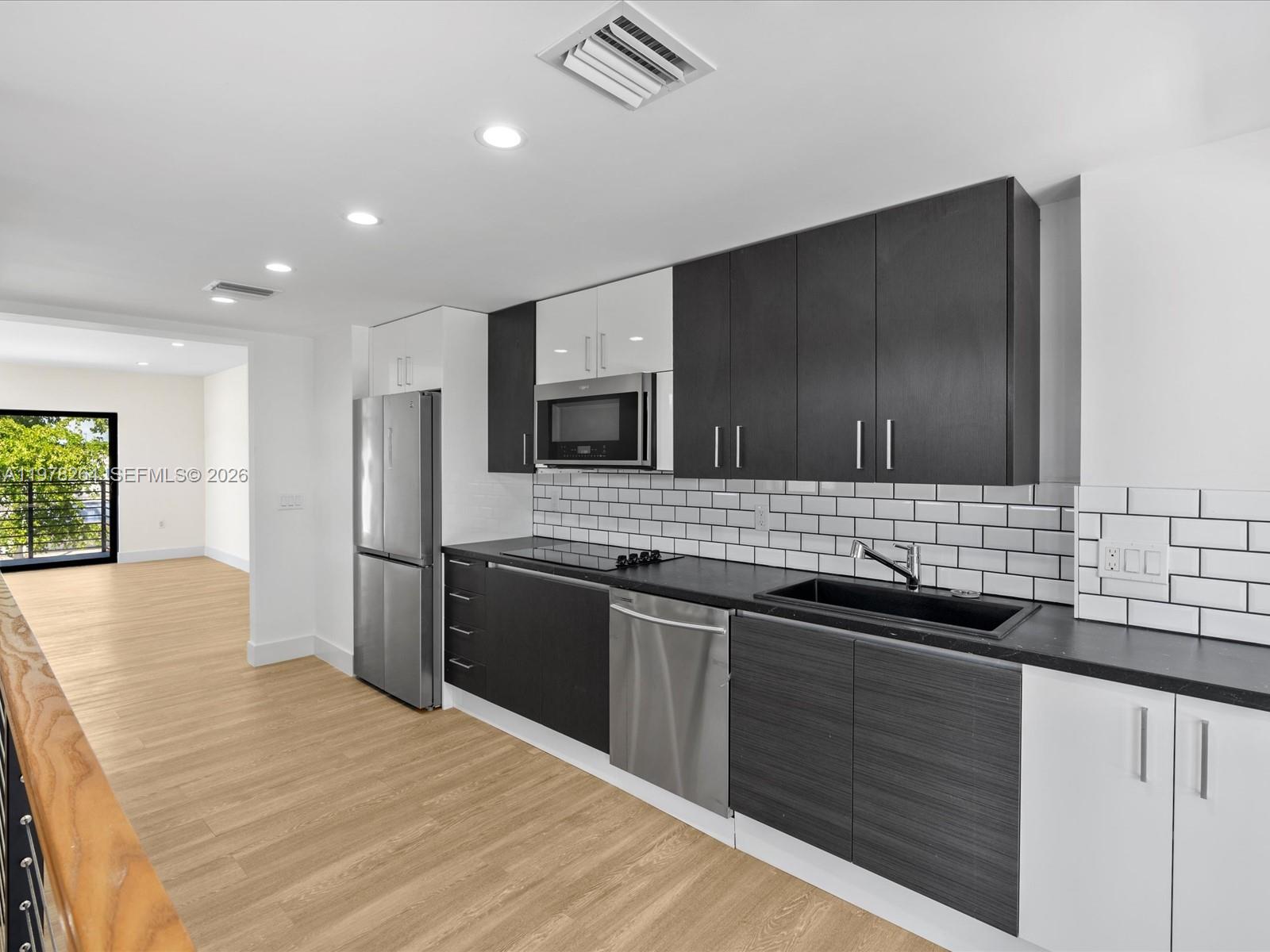 1134 71st St #3, Miami Beach FL 33141