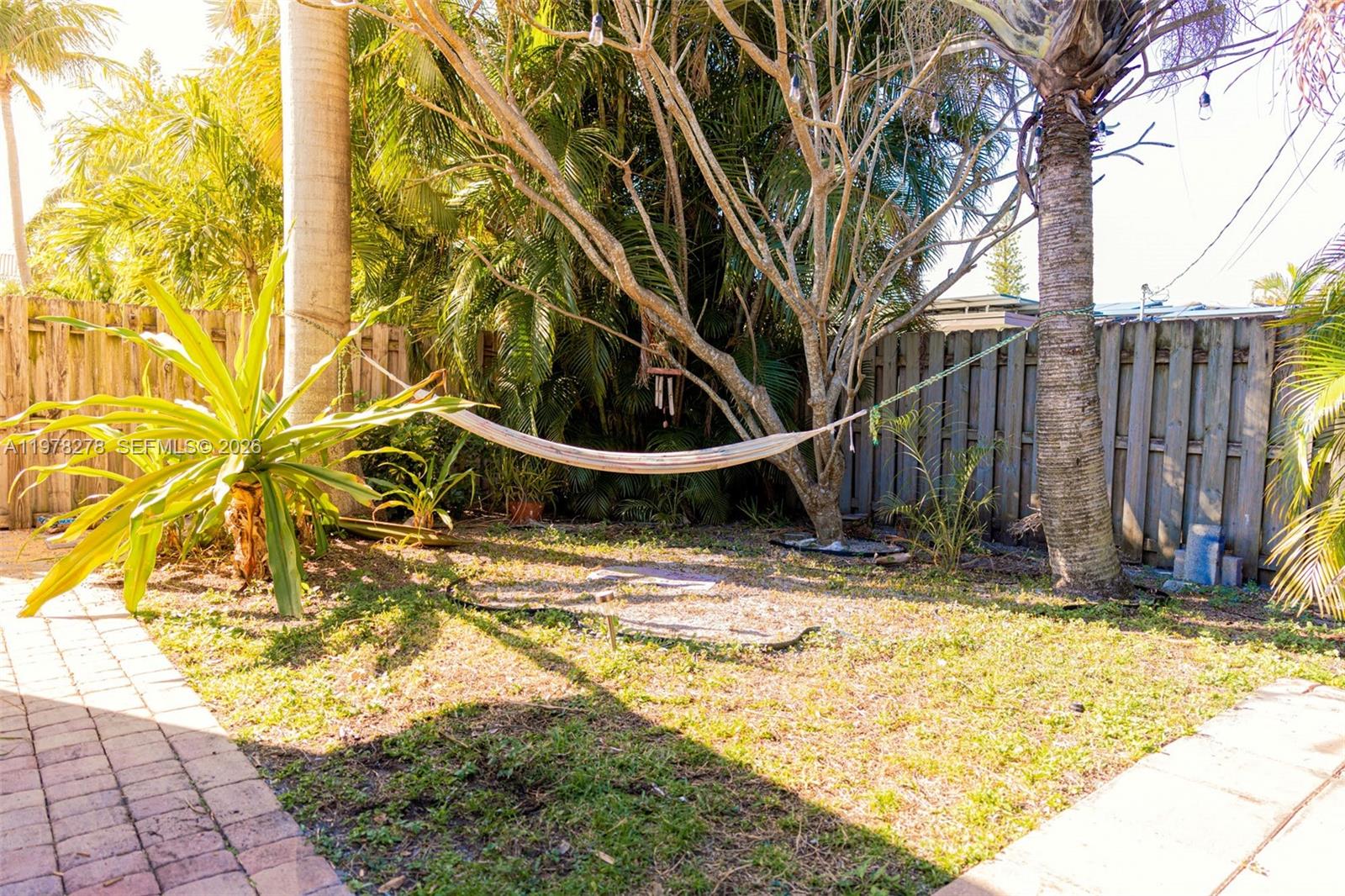 809 SE 14th Dr, Deerfield Beach FL 33441