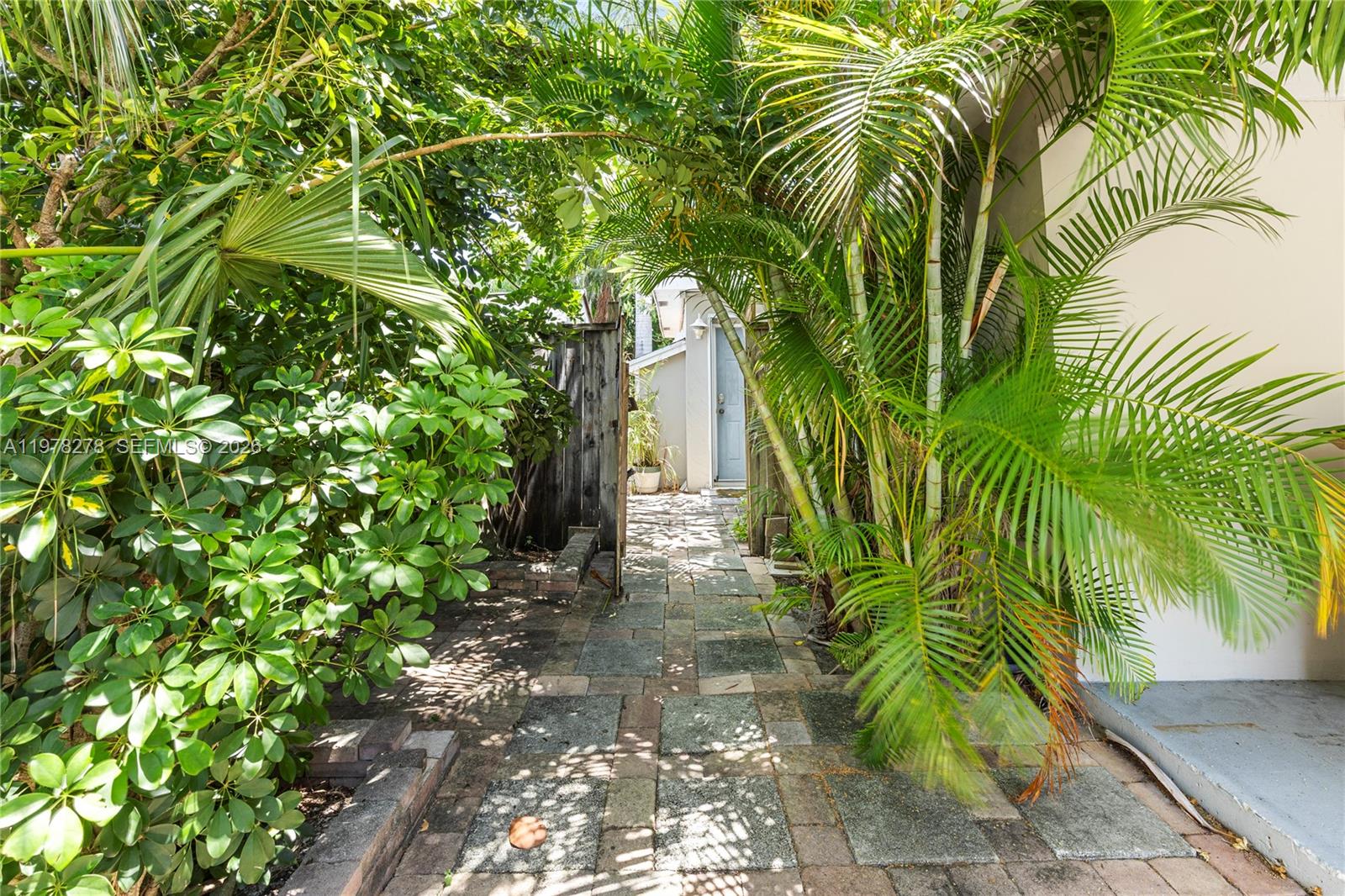 809 SE 14th Dr, Deerfield Beach FL 33441