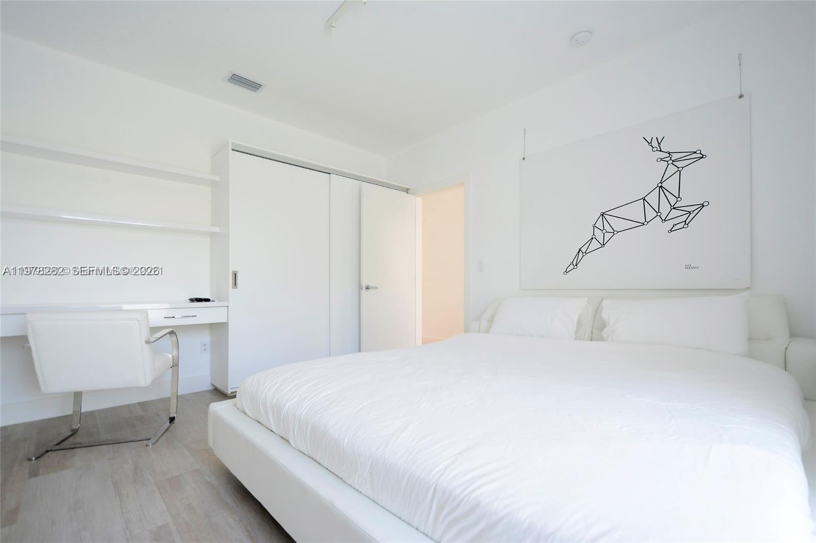 880 N Venetian Dr, Miami Beach FL 33139